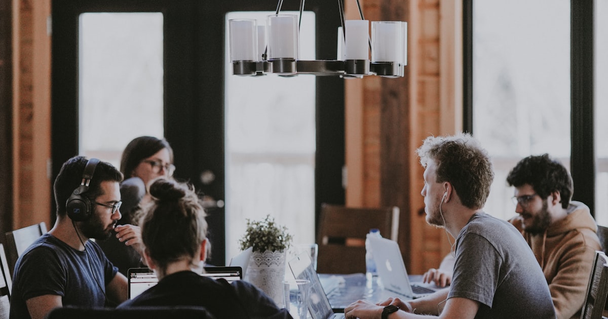 5 Ways a Modern HRM System Cuts Admin Time by 40%